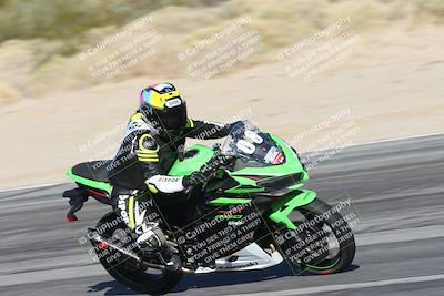 media/Dec-01-2025-Moto Forza (Mon) [[2daa91e15f]]/3-Beginner Group/Session 4 Turn 9/